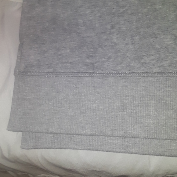 Reebok sweatshirt L/ BUNDLE ONLY - Picture 5 of 6